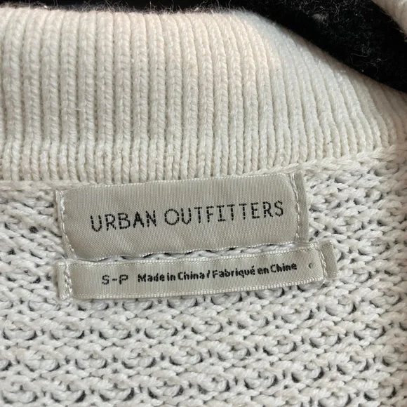 URBAN OUTFITTERS | White Sweater - Picture 2 of 2